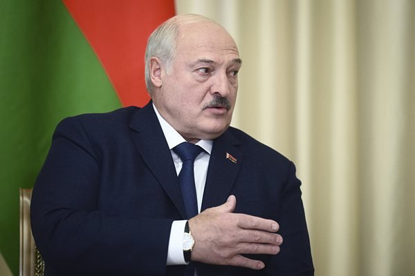 Lukashenko threatens to attract strategic nuclear weapons from Russia