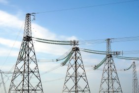 В Україні зберігається дефіцит електроенергії: для бізнесу та промисловості введуть графіки обмеження потужності