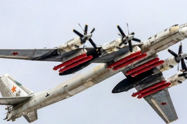 Стратегічні бомбардувальники РФ: погляд на ситуацію на авіабазі 