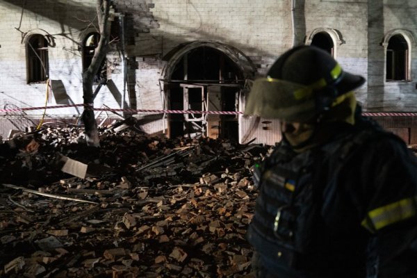 Шахеди атакують Харків: Масштабна пожежа та постраждалі серед мирних мешканців, у тому числі дитина