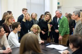 The First Lady of Ukraine and King Charles III met with Ukrainian refugees in London