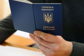 Українці за кордоном більше не зможуть оформити паспорт, коли захочуть: що сталося
