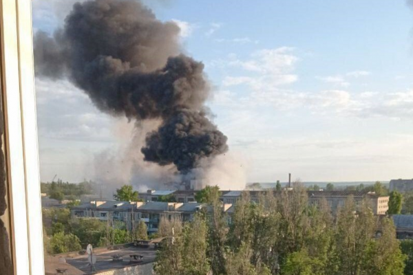 Вибухи та дим в окупованому Луганську: росіяни стверджують про ракетний удар